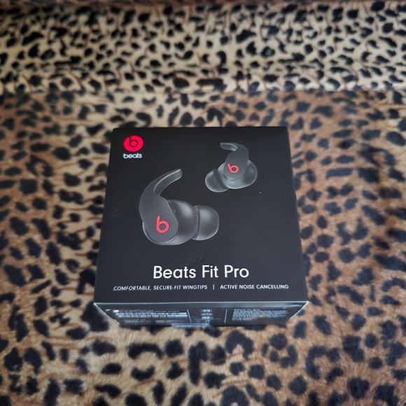 Beats Fit Pro In-Ear Headphones - Black - Picture 8 of 8
